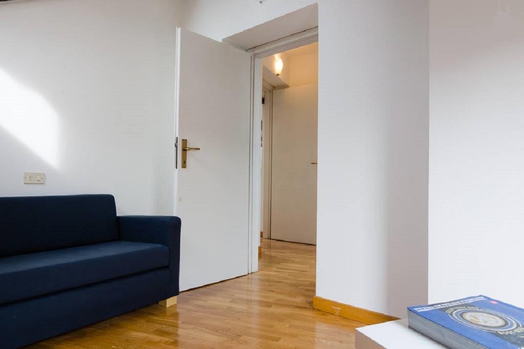 V12 Design Apartments Milánó Szoba fotó